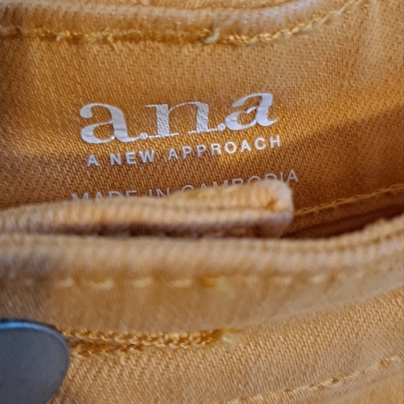 Yellow a.n.a. Brand Ankle Jeans - Picture 5 of 5